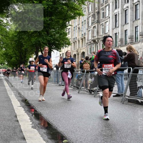 14.06.2026 - REWE Women's Run J. Mangold http://msf.ph/oto/9750683 14.06.2026 10:01:48 Ziel 10132, 10177, 10251, 10340, 10860, 10967, 11511, 11514 meine-sportfotos.de