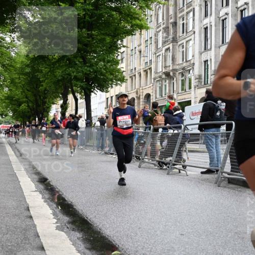 14.06.2026 - REWE Women's Run J. Mangold http://msf.ph/oto/9750694 14.06.2026 10:01:51 Ziel 10132, 10251, 10340, 10967, 11511, 11512, 11513, 11514 meine-sportfotos.de