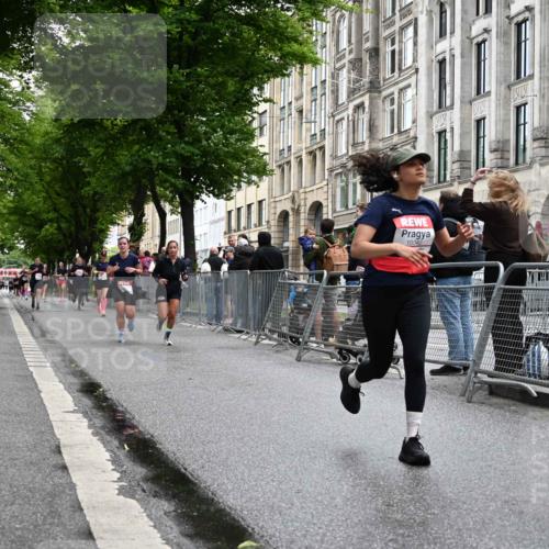 14.06.2026 - REWE Women's Run J. Mangold http://msf.ph/oto/9750697 14.06.2026 10:01:52 Ziel 10132, 10251, 10340, 10967, 11512, 11513 meine-sportfotos.de