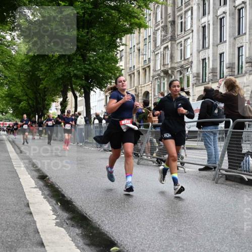 14.06.2026 - REWE Women's Run J. Mangold http://msf.ph/oto/9750706 14.06.2026 10:01:54 Ziel 10132, 10251, 10340, 11512, 11513 meine-sportfotos.de