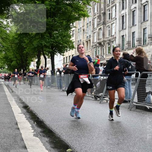 14.06.2026 - REWE Women's Run J. Mangold http://msf.ph/oto/9750707 14.06.2026 10:01:55 Ziel 10340, 11032, 11512, 11513 meine-sportfotos.de