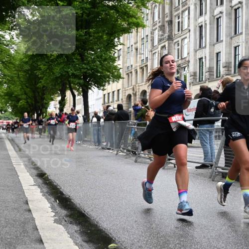 14.06.2026 - REWE Women's Run J. Mangold http://msf.ph/oto/9750709 14.06.2026 10:01:55 Ziel 10340, 11032, 11512, 11513 meine-sportfotos.de