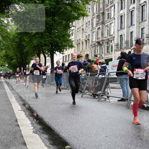 14.06.2026 - REWE Women's Run J. Mangold http://msf.ph/oto/9750711 14.06.2026 10:02:00 Ziel 10622, 10733, 10772, 10904, 11032, 11191, 11329, 11513 meine-sportfotos.de
