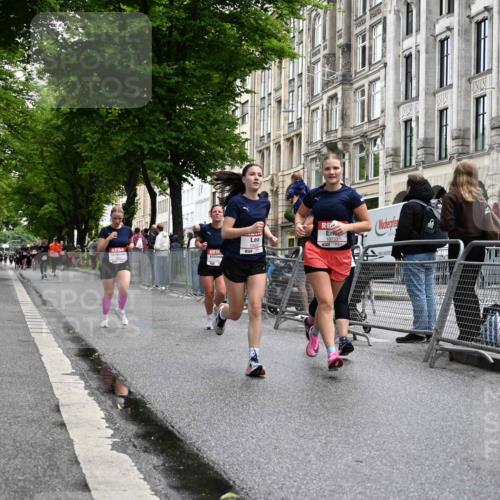 14.06.2026 - REWE Women's Run J. Mangold http://msf.ph/oto/9750735 14.06.2026 10:02:05 Ziel 10622, 10733, 10772, 10904, 10945, 10946, 11032, 11191, 11329 meine-sportfotos.de