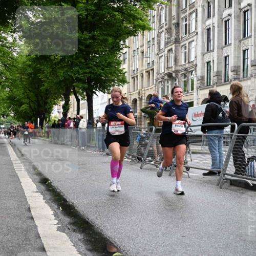 14.06.2026 - REWE Women's Run J. Mangold http://msf.ph/oto/9750744 14.06.2026 10:02:06 Ziel 10622, 10733, 10772, 10904, 10945, 10946, 11191, 11329 meine-sportfotos.de