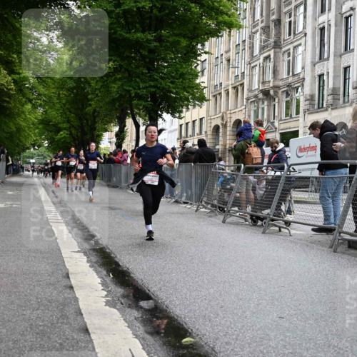 14.06.2026 - REWE Women's Run J. Mangold http://msf.ph/oto/9750752 14.06.2026 10:02:15 Ziel 10261, 10780, 11102 meine-sportfotos.de