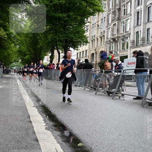 14.06.2026 - REWE Women's Run J. Mangold http://msf.ph/oto/9750753 14.06.2026 10:02:15 Ziel 10261, 10780, 11102 meine-sportfotos.de