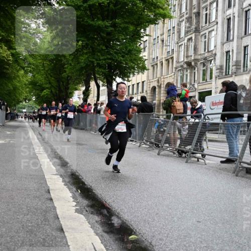 14.06.2026 - REWE Women's Run J. Mangold http://msf.ph/oto/9750755 14.06.2026 10:02:15 Ziel 10261, 10780, 11102 meine-sportfotos.de