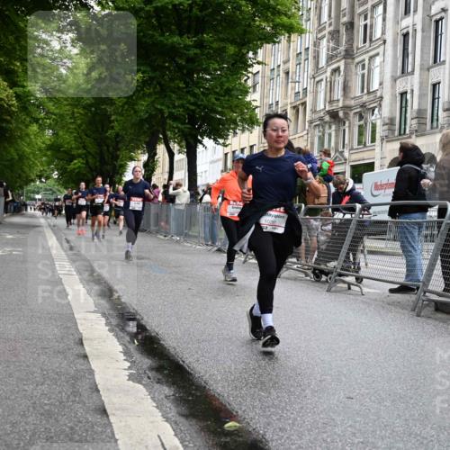 14.06.2026 - REWE Women's Run J. Mangold http://msf.ph/oto/9750759 14.06.2026 10:02:16 Ziel 10261, 10780, 11102 meine-sportfotos.de