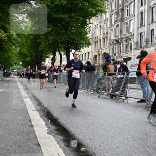 14.06.2026 - REWE Women's Run J. Mangold http://msf.ph/oto/9750764 14.06.2026 10:02:18 Ziel 10261, 10617, 10780, 10932, 11102, 11201 meine-sportfotos.de