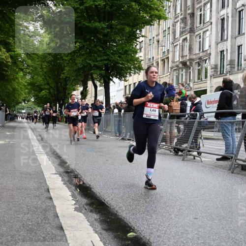 14.06.2026 - REWE Women's Run J. Mangold http://msf.ph/oto/9750766 14.06.2026 10:02:19 Ziel 10261, 10617, 10780, 10932, 11102, 11201, 11448 meine-sportfotos.de