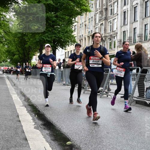 14.06.2026 - REWE Women's Run J. Mangold http://msf.ph/oto/9750786 14.06.2026 10:02:28 Ziel 10181, 10639, 10932, 11110, 11201, 11448, 11469 meine-sportfotos.de