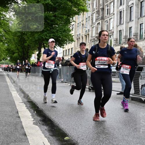 14.06.2026 - REWE Women's Run J. Mangold http://msf.ph/oto/9750788 14.06.2026 10:02:28 Ziel 10181, 10639, 10932, 11110, 11201, 11448, 11469 meine-sportfotos.de