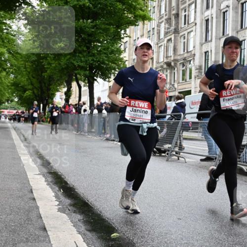 14.06.2026 - REWE Women's Run J. Mangold http://msf.ph/oto/9750793 14.06.2026 10:02:29 Ziel 10181, 10639, 11110, 11448, 11469 meine-sportfotos.de