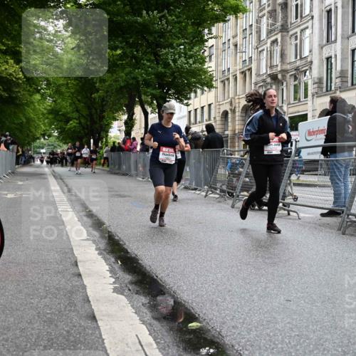 14.06.2026 - REWE Women's Run J. Mangold http://msf.ph/oto/9750798 14.06.2026 10:02:35 Ziel 10170, 10631, 10753 meine-sportfotos.de