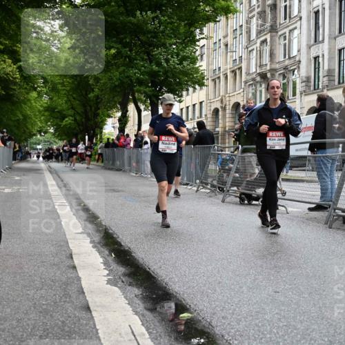 14.06.2026 - REWE Women's Run J. Mangold http://msf.ph/oto/9750799 14.06.2026 10:02:35 Ziel 10170, 10631, 10753 meine-sportfotos.de