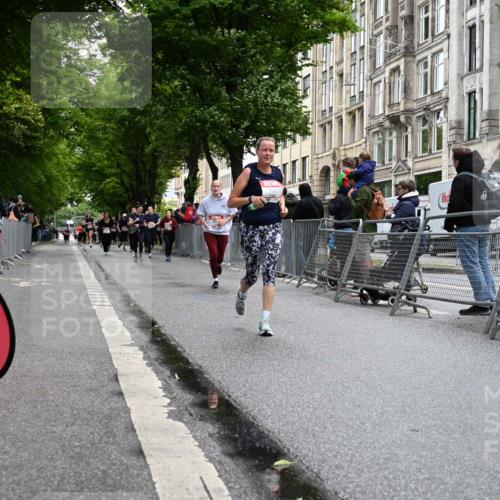 14.06.2026 - REWE Women's Run J. Mangold http://msf.ph/oto/9750813 14.06.2026 10:02:48 Ziel 10224, 11350, 11444, 11523 meine-sportfotos.de