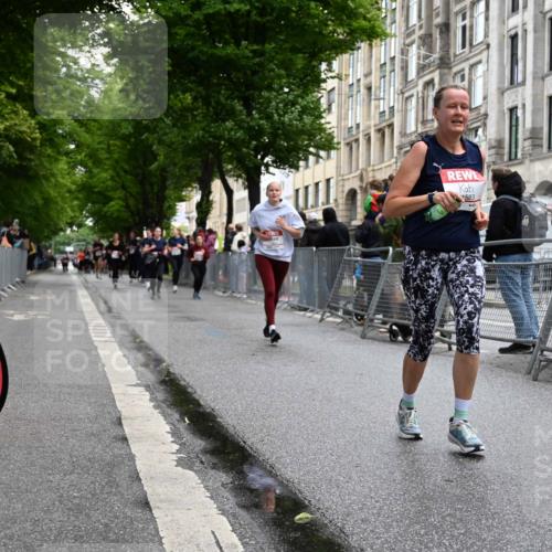 14.06.2026 - REWE Women's Run J. Mangold http://msf.ph/oto/9750821 14.06.2026 10:02:49 Ziel 10224, 11350, 11444, 11523 meine-sportfotos.de