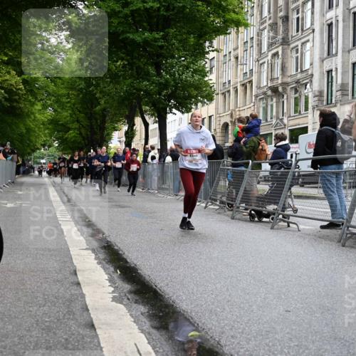14.06.2026 - REWE Women's Run J. Mangold http://msf.ph/oto/9750823 14.06.2026 10:02:50 Ziel 10029, 10224, 11350, 11444, 11523 meine-sportfotos.de