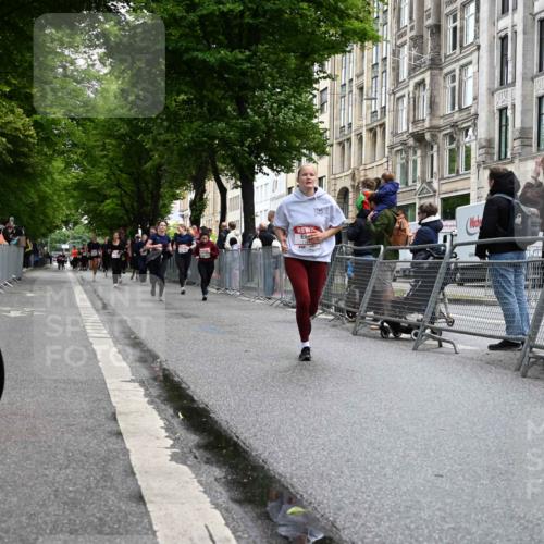 14.06.2026 - REWE Women's Run J. Mangold http://msf.ph/oto/9750825 14.06.2026 10:02:50 Ziel 10029, 10224, 11350, 11444, 11523 meine-sportfotos.de