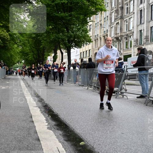 14.06.2026 - REWE Women's Run J. Mangold http://msf.ph/oto/9750830 14.06.2026 10:02:51 Ziel 10028, 10029, 10224, 10510, 11444, 11523 meine-sportfotos.de