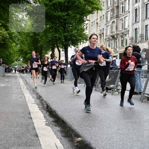 14.06.2026 - REWE Women's Run J. Mangold http://msf.ph/oto/9750842 14.06.2026 10:02:56 Ziel 10026, 10028, 10029, 10421, 10510, 10527, 10670, 10785, 11208, 11444 meine-sportfotos.de