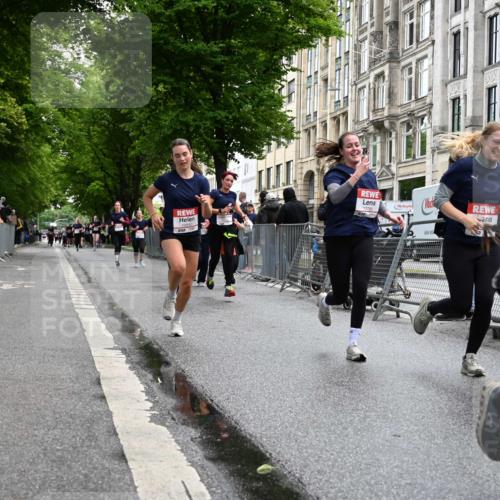 14.06.2026 - REWE Women's Run J. Mangold http://msf.ph/oto/9750847 14.06.2026 10:02:57 Ziel 10026, 10028, 10029, 10421, 10510, 10527, 10652, 10670, 10785, 11208 meine-sportfotos.de