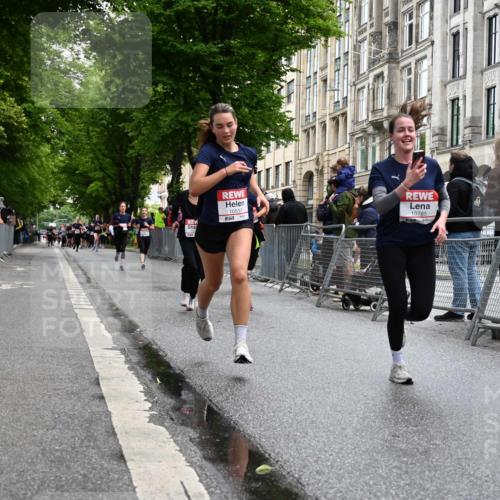 14.06.2026 - REWE Women's Run J. Mangold http://msf.ph/oto/9750850 14.06.2026 10:02:57 Ziel 10026, 10028, 10029, 10421, 10510, 10527, 10652, 10670, 10785, 11208 meine-sportfotos.de