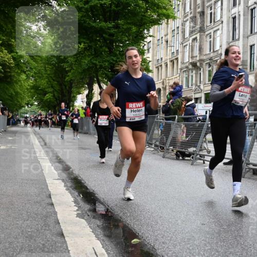 14.06.2026 - REWE Women's Run J. Mangold http://msf.ph/oto/9750851 14.06.2026 10:02:58 Ziel 10026, 10028, 10029, 10323, 10421, 10510, 10527, 10652, 10670, 10785, 11208, 11366 meine-sportfotos.de