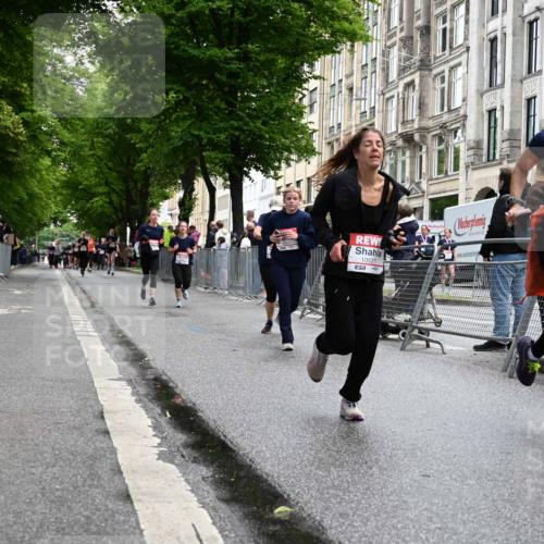 14.06.2026 - REWE Women's Run J. Mangold http://msf.ph/oto/9750861 14.06.2026 10:02:59 Ziel 10026, 10028, 10029, 10323, 10421, 10510, 10527, 10652, 10670, 10785, 11208, 11366 meine-sportfotos.de