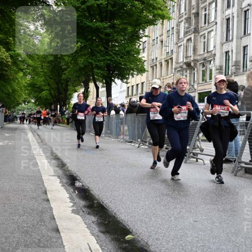 14.06.2026 - REWE Women's Run J. Mangold http://msf.ph/oto/9750868 14.06.2026 10:03:01 Ziel 10026, 10028, 10323, 10421, 10510, 10527, 10652, 10670, 10785, 11208, 11366 meine-sportfotos.de