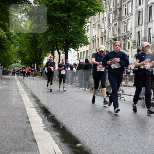 14.06.2026 - REWE Women's Run J. Mangold http://msf.ph/oto/9750869 14.06.2026 10:03:01 Ziel 10026, 10028, 10323, 10421, 10510, 10527, 10652, 10670, 10785, 11208, 11366 meine-sportfotos.de