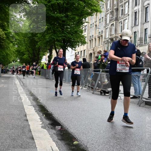14.06.2026 - REWE Women's Run J. Mangold http://msf.ph/oto/9750876 14.06.2026 10:03:02 Ziel 10026, 10323, 10421, 10527, 10652, 10670, 10785, 11208, 11366 meine-sportfotos.de