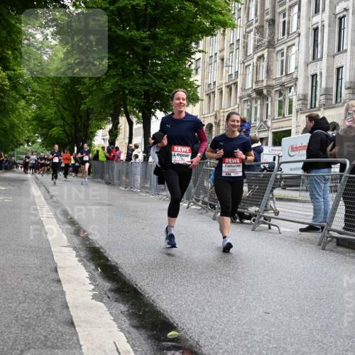 14.06.2026 - REWE Women's Run J. Mangold http://msf.ph/oto/9750882 14.06.2026 10:03:03 Ziel 10026, 10323, 10421, 10527, 10652, 11208, 11366 meine-sportfotos.de