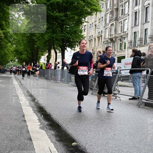 14.06.2026 - REWE Women's Run J. Mangold http://msf.ph/oto/9750884 14.06.2026 10:03:04 Ziel 10026, 10323, 10421, 10527, 10652, 11366 meine-sportfotos.de