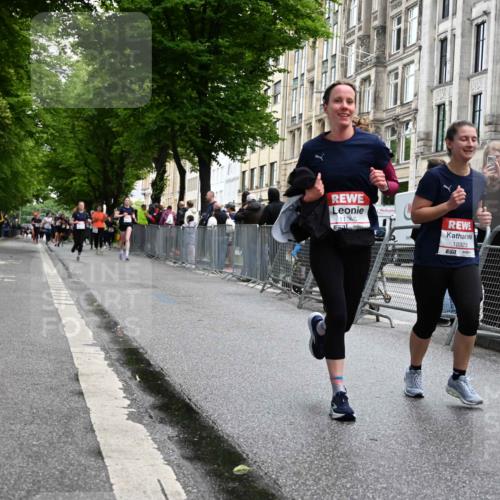 14.06.2026 - REWE Women's Run J. Mangold http://msf.ph/oto/9750886 14.06.2026 10:03:04 Ziel 10026, 10323, 10421, 10527, 10652, 11366 meine-sportfotos.de