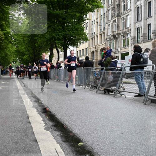 14.06.2026 - REWE Women's Run J. Mangold http://msf.ph/oto/9750889 14.06.2026 10:03:09 Ziel 10032, 10549, 10647 meine-sportfotos.de
