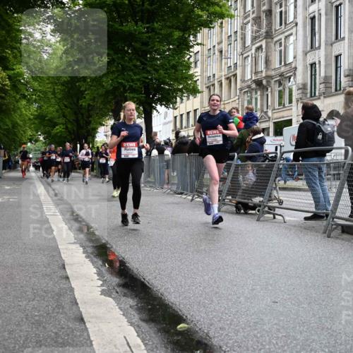 14.06.2026 - REWE Women's Run J. Mangold http://msf.ph/oto/9750895 14.06.2026 10:03:10 Ziel 10032, 10549, 10647 meine-sportfotos.de