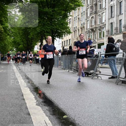 14.06.2026 - REWE Women's Run J. Mangold http://msf.ph/oto/9750897 14.06.2026 10:03:10 Ziel 10032, 10549, 10647 meine-sportfotos.de