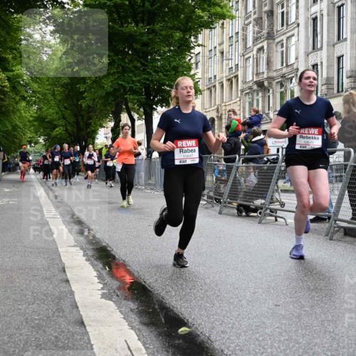 14.06.2026 - REWE Women's Run J. Mangold http://msf.ph/oto/9750899 14.06.2026 10:03:11 Ziel 10032, 10549, 10647 meine-sportfotos.de