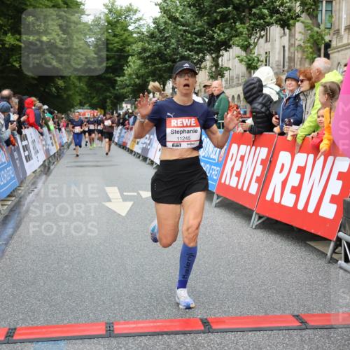 14.06.2026 - REWE Women's Run Strokosch-Dieckow http://msf.ph/oto/9750917 14.06.2026 09:50:42 Ziel 10869, 11245 meine-sportfotos.de