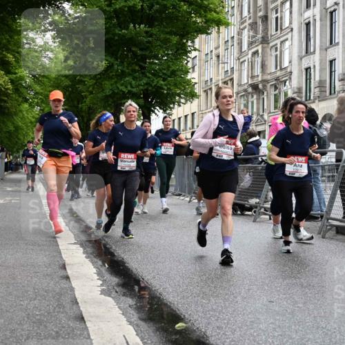 14.06.2026 - REWE Women's Run J. Mangold http://msf.ph/oto/9750925 14.06.2026 10:03:18 Ziel 10032, 10268, 10375, 10483, 10528, 10529, 10724, 10750, 10898, 10938, 10953, 10983, 11158, 11243, 11288, 11377, 11397, 11531 meine-sportfotos.de