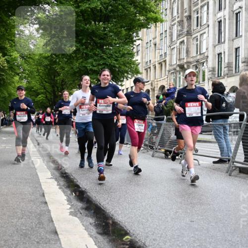 14.06.2026 - REWE Women's Run J. Mangold http://msf.ph/oto/9750943 14.06.2026 10:03:22 Ziel 10268, 10375, 10483, 10528, 10529, 10683, 10724, 10750, 10898, 10931, 10938, 10953, 10983, 11115, 11158, 11243, 11254, 11288, 11310, 11377, 11397, 11531 meine-sportfotos.de