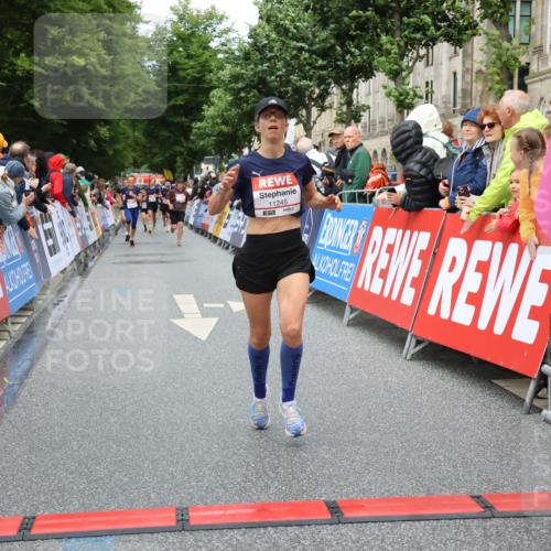 14.06.2026 - REWE Women's Run Strokosch-Dieckow http://msf.ph/oto/9750944 14.06.2026 09:50:42 Ziel 10869, 11245 meine-sportfotos.de