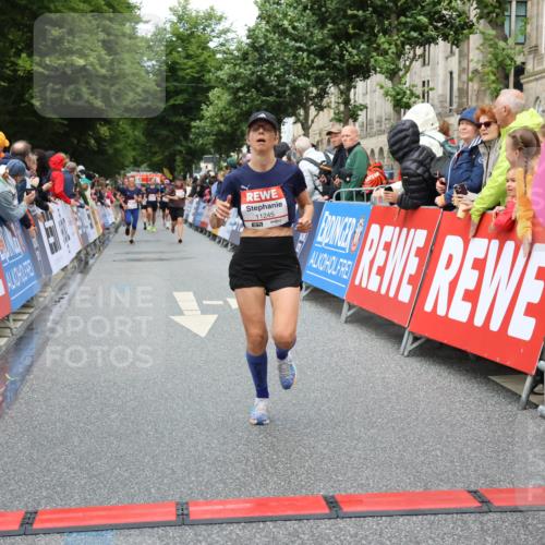 14.06.2026 - REWE Women's Run Strokosch-Dieckow http://msf.ph/oto/9750953 14.06.2026 09:50:42 Ziel 10869, 11245 meine-sportfotos.de