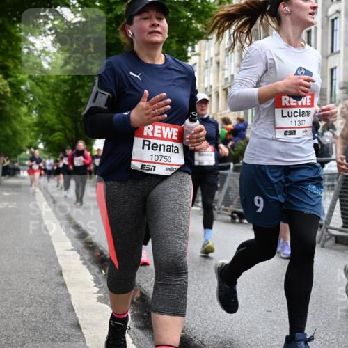 14.06.2026 - REWE Women's Run J. Mangold http://msf.ph/oto/9750956 14.06.2026 10:03:24 Ziel 10017, 10268, 10375, 10483, 10528, 10529, 10551, 10683, 10724, 10750, 10798, 10898, 10931, 11006, 11115, 11158, 11243, 11254, 11288, 11310, 11377, 11397, 11402, 11442, 11531 meine-sportfotos.de