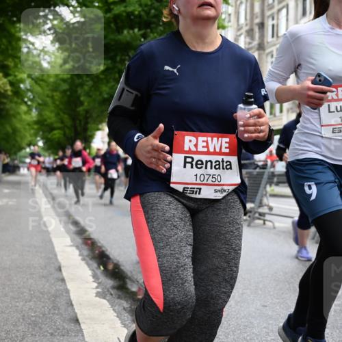 14.06.2026 - REWE Women's Run J. Mangold http://msf.ph/oto/9750957 14.06.2026 10:03:24 Ziel 10017, 10268, 10375, 10483, 10528, 10529, 10551, 10683, 10724, 10750, 10798, 10898, 10931, 11006, 11115, 11158, 11243, 11254, 11288, 11310, 11377, 11397, 11402, 11442, 11531 meine-sportfotos.de