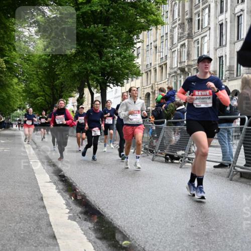 14.06.2026 - REWE Women's Run J. Mangold http://msf.ph/oto/9750963 14.06.2026 10:03:26 Ziel 10017, 10375, 10441, 10551, 10683, 10724, 10750, 10798, 10898, 10931, 11006, 11115, 11243, 11254, 11288, 11310, 11377, 11397, 11402, 11442, 11531 meine-sportfotos.de