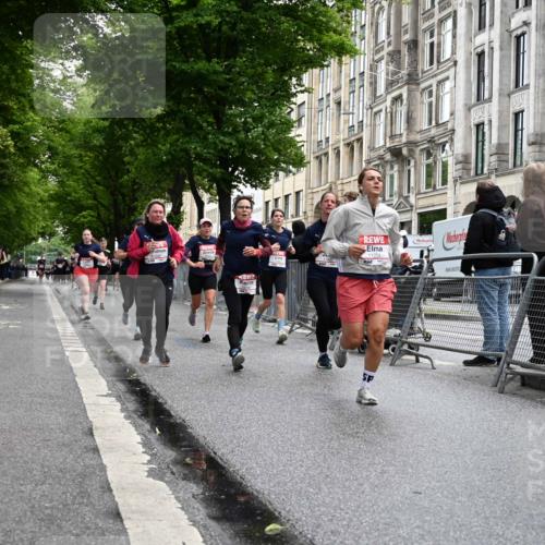 14.06.2026 - REWE Women's Run J. Mangold http://msf.ph/oto/9750968 14.06.2026 10:03:27 Ziel 10017, 10375, 10441, 10551, 10683, 10724, 10750, 10798, 10898, 10931, 11006, 11115, 11254, 11288, 11310, 11377, 11402, 11442, 11531 meine-sportfotos.de
