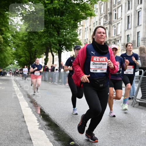 14.06.2026 - REWE Women's Run J. Mangold http://msf.ph/oto/9750983 14.06.2026 10:03:29 Ziel 10017, 10441, 10551, 10683, 10798, 10931, 10996, 11006, 11115, 11254, 11310, 11402, 11442 meine-sportfotos.de